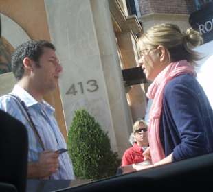 Jenifer Aniston und Adam Sandler am Rodeo Drive