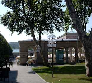 Eingang zum Kurpark von der Stadt kommend