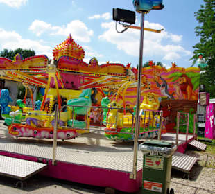 Viele Kinderfahrgeschäfte