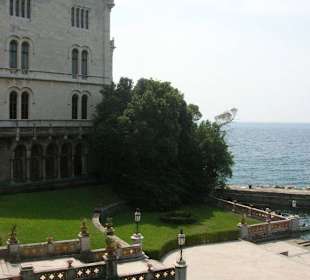 Facciata del castello