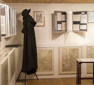 Raum im Obergeschoss, mit alten Dokumenten