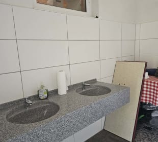 Behinderten-WC
