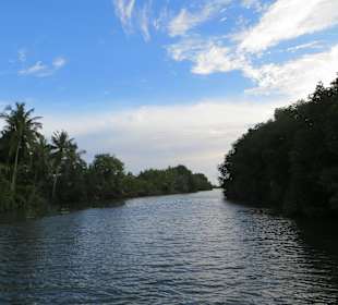 Flussfahrt direkt vor dem Club Hotel Dolphin mit Haralds Boo