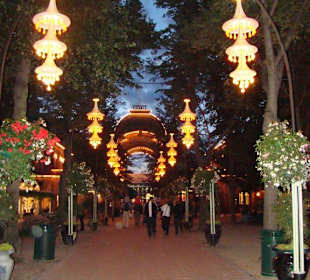 Tivoli bei Nacht