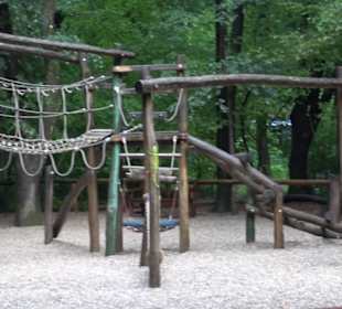 Spielplatz am Chinesischen Turm