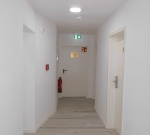 Der Flur in die andere Richtung. Ich nehme an dort hinten geht es zu den zukünftigen Frühstücksraum. Hotel Grand Corner