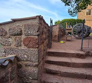 Beim Kaffee mit Kanonen