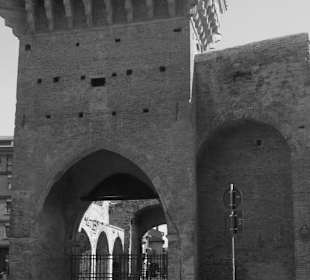 Jedna z dawnych bram wjazdowych do Bolonii