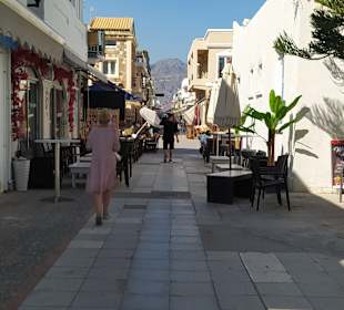 Einkaufsstraße am Hafen