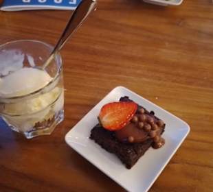 M'Uniqo Rooftop Bar: beim Abendessen im 12. Stock