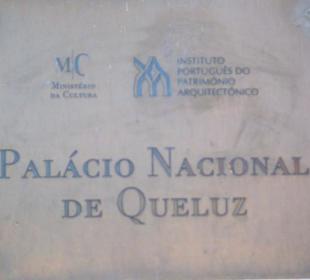 Der Eingang zum Schloss