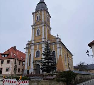 Außenansicht der Pfarrkirche von Burgkunstadt