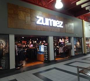 Überdacht, klimatiseirt, da macht Einkaufen Spaß.