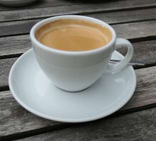 Kaffeepause bei der taz-Kantine, Friedrichstr. 21