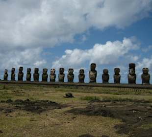 Моаи с острова Пасхи.