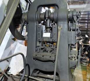 Rundgang durch die Hallen der Gesenkschmiede