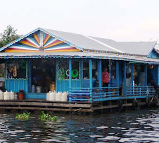 Schwimmender "Supermarkt" kurz vor Siem Reap