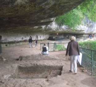 Weg hoch über der Vezere