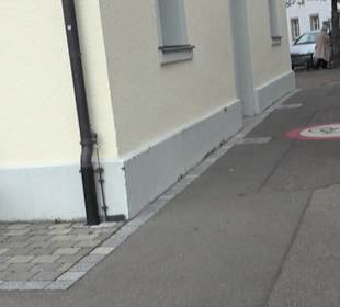 Skulptur "Hockender Schwimmer"