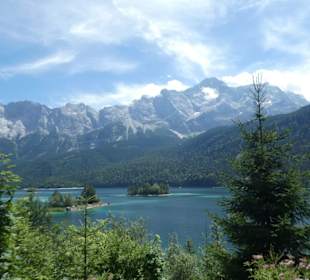 Blick über den Eibsee hinweg