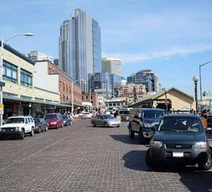 Strasse am Beginn des Marktes