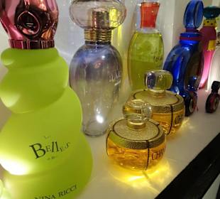 Rundgang durch das Europäische Flakonglasmuseum