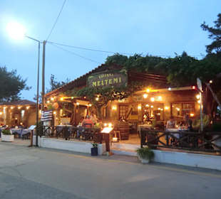 Taverna Meltemi am Abend