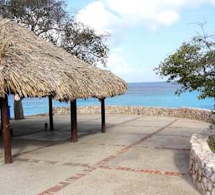 Aussichtsplattform über dem Strand