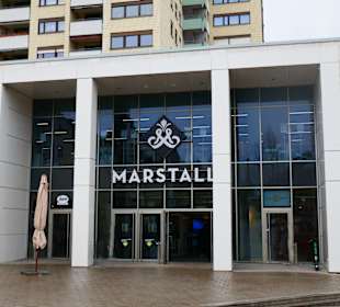 Nebeneingang zum Marstall Center