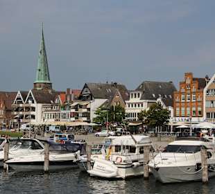 Schiffe vor der  Vorderreihe