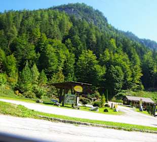Der Spielplatz sehr groß