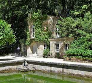 An der Unteren Grotte der Eremitage