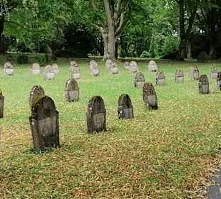 Gefallenen Denkmal und Kriegsgräber