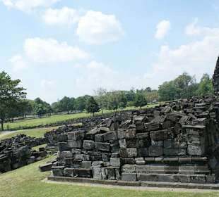 Widok na świątynie Prambanan