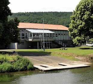Ruder-Vereinshaus an der Fulda