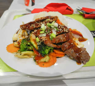 Argentinisches Grillfleisch mit Gemüse