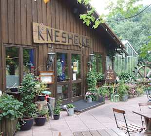 Vorderfront vom Ausflugslokal Kneshecke