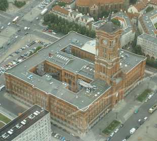 Blick aufs rote Rathaus