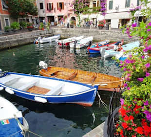 Impressionen aus dem alten Hafen von Limone