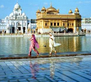 Zwei Inderinnen in Amritsar