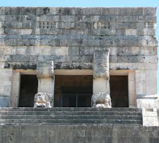 Der Tempel auf der Pyramide