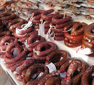 Verkaufsstände zum Nationalfeiertag der Balearen