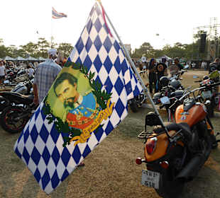 Einer zeigt wo er herkommt