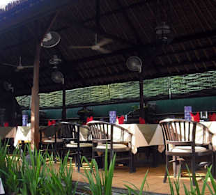 Überdachte Sitzmöglichkeiten