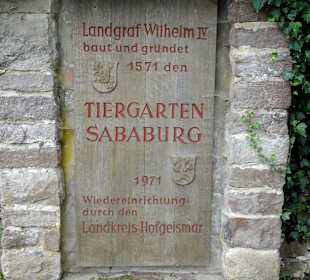 Tafel am Eingang zum Tierpark