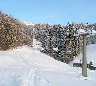 Sesselbahn im Winter