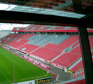 Blick auf das Spielfeld aus der Loge heraus