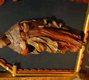 Figur an der Holzkanzel