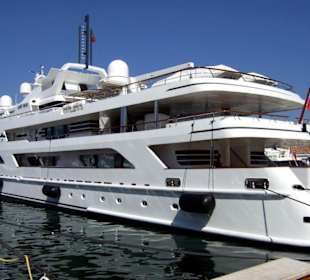 Marbella der Hafen ein Traum von Schiffen