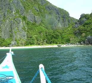 Wir steuern einen anderen Strand an